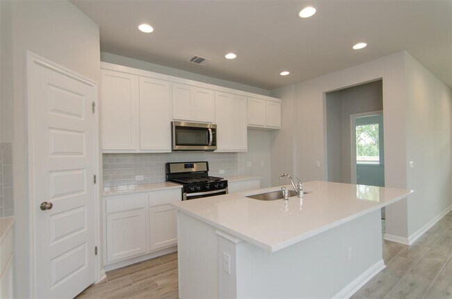 Photo - 905 Olive Creek Dr