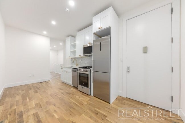 Building Photo - Brand New 2 Bed 2 Bath Duplex with Private... Rental