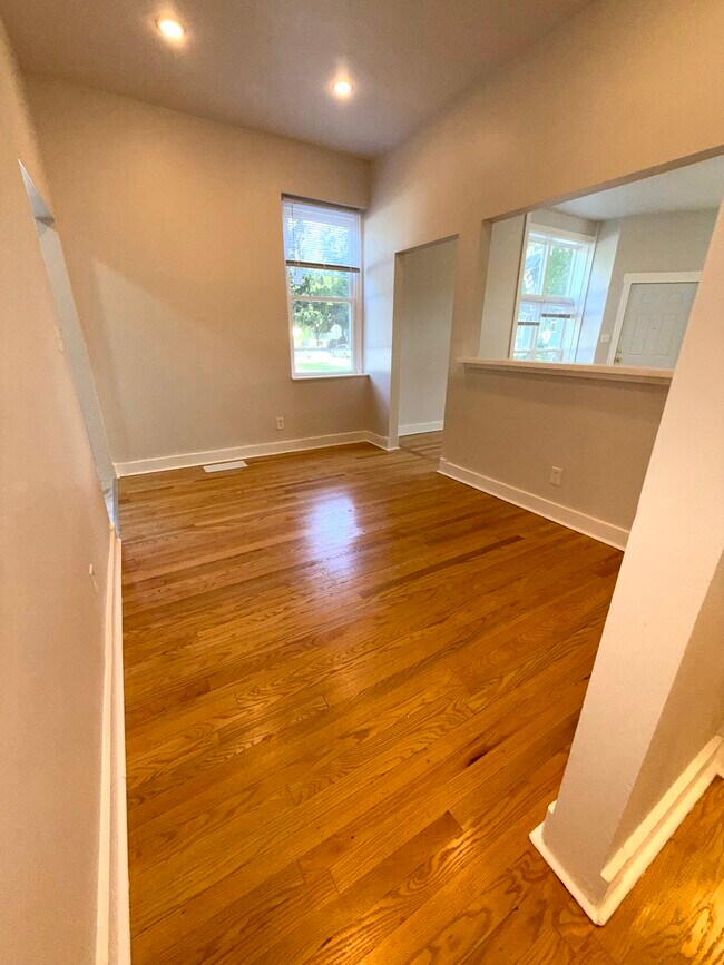 Dining Room - 1801 Lyons St
