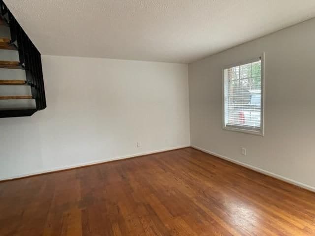 Photo - 3882 Parklane Dr