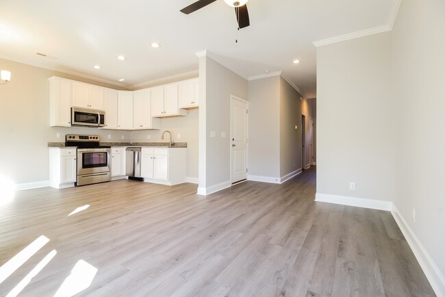 Photo - 150 N Church St