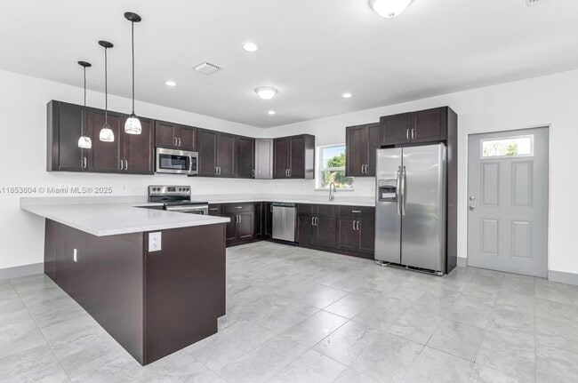 Building Photo - 2360 NW 14th St Rental