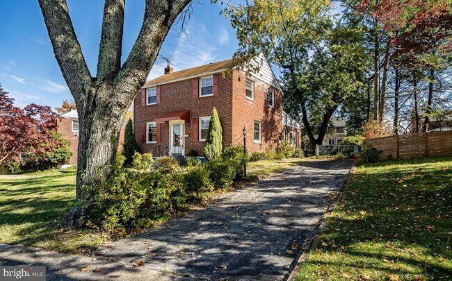 Photo - 33 Sterner Ave