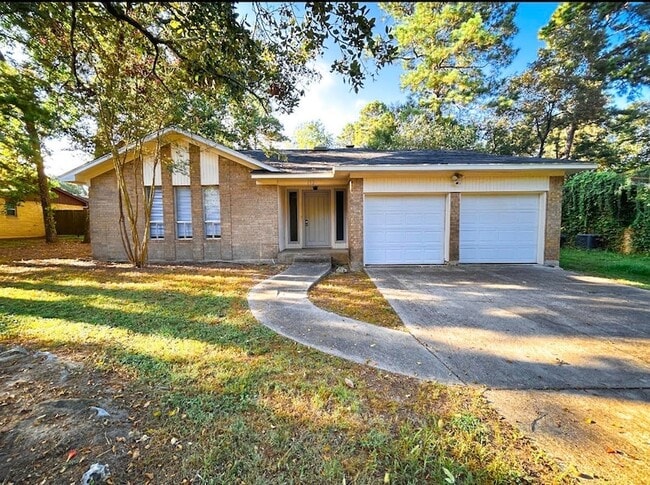 Building Photo - 132 Red Oak Ln