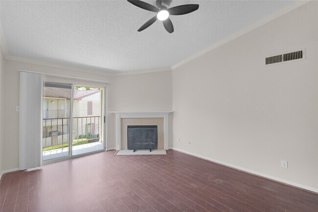 Photo - 2120 El Paseo St Unidad False