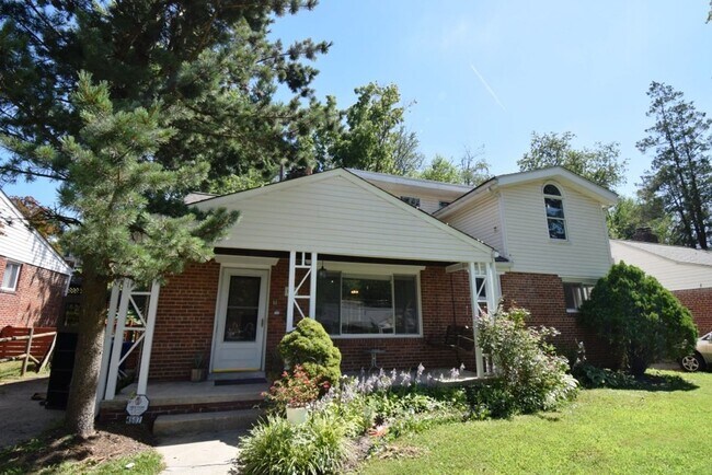 Photo - Surprisingly Large Beautiful Home in Nice Neighborhood!