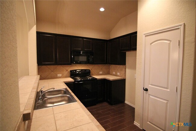 Photo - 534 Creekside Cir