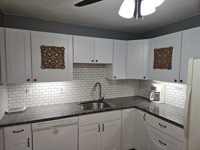 Photo - 2 Karena Dr Unidad 11