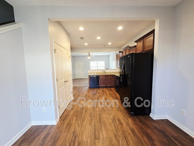 Photo - 1551 Sprucedale Dr