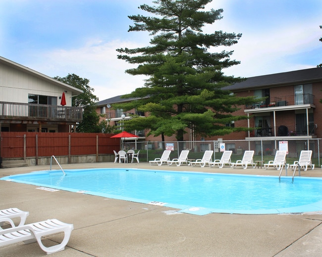 Cresta de la corona - Crown Ridge Apartments