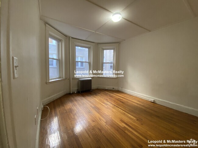 Building Photo - 1209 Boylston St Rental