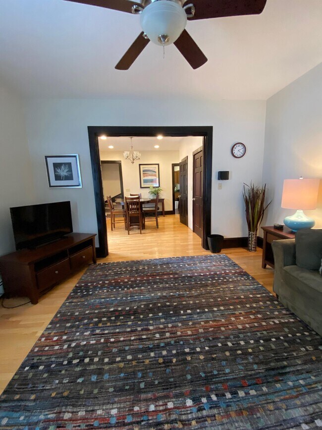 952 2nd St Unit 1