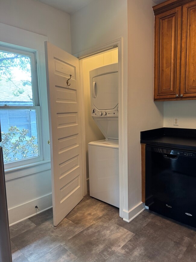 Photo - 3675 Herschel St Unit #2