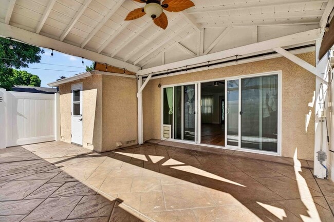 Photo - 8007 Louise Ave