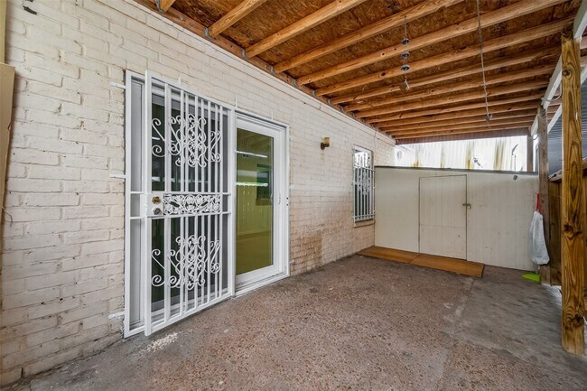 Photo - 6201 Ranchester Dr Unit 29