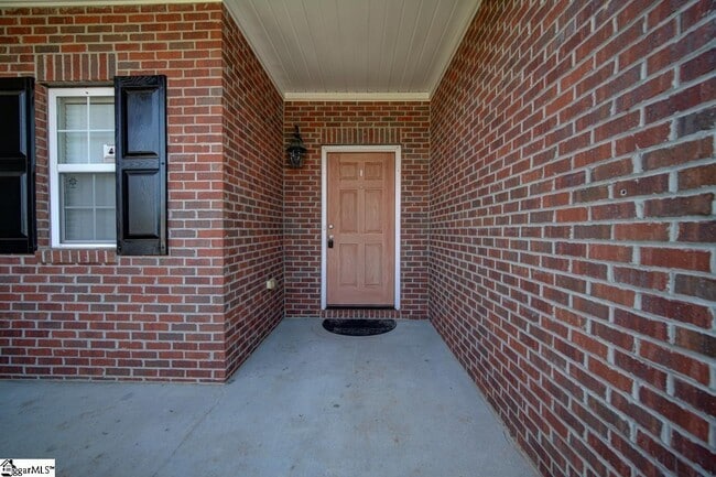 Photo - 704 Center Rd