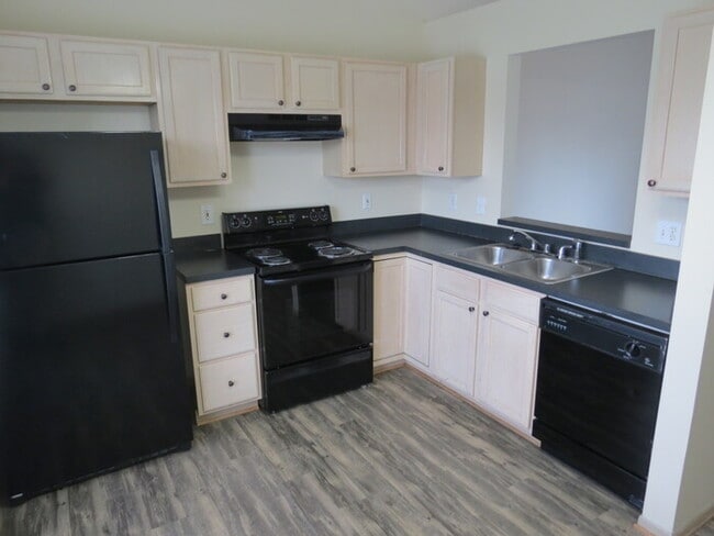 Photo - 857 Radbourne Dr