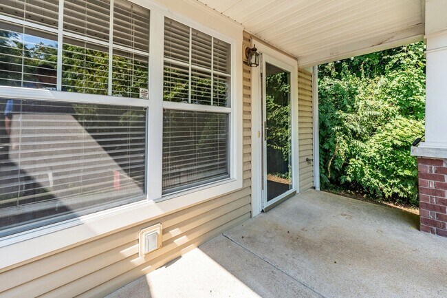 Photo - 213 Shadow Glen Dr