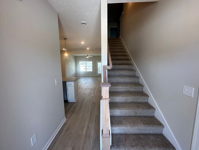 Photo - 4 Bed 3 Bath Townhome Near The Heart Of Shelbyville