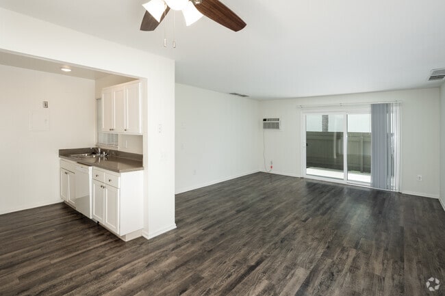 2 habitaciones, 1 baño - 850 pies cuadrados - Sala de estar y cocina