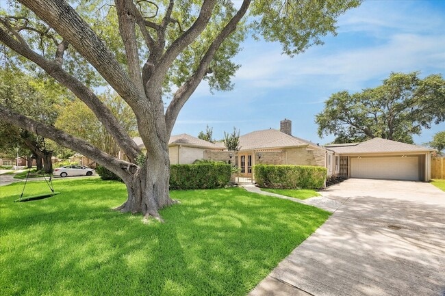Building Photo - 7618 Bankside Dr
