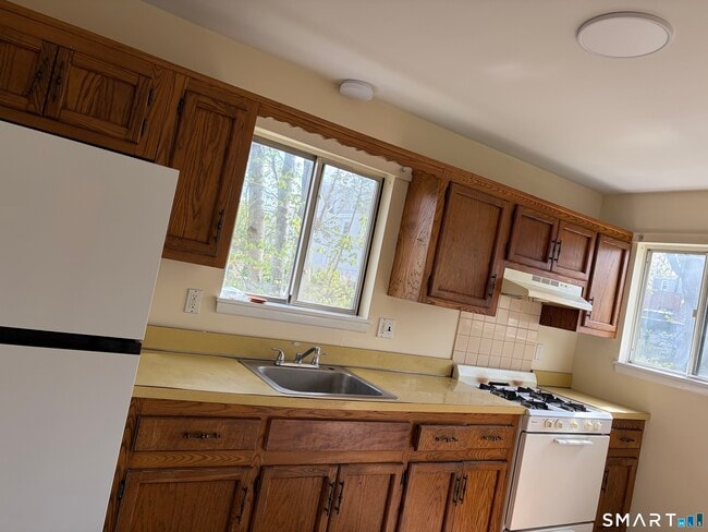 Photo - 53 1/2 Glenwood Ave Unit A