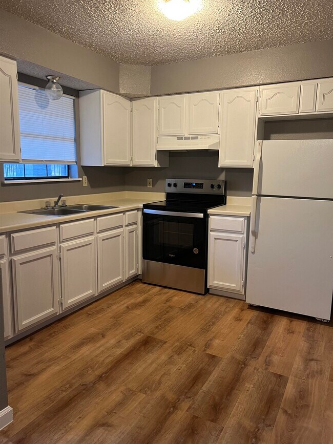 Photo - 4102 Eagle Pass Ave Unidad 2