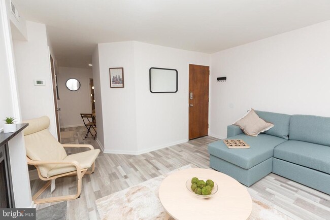 Photo - 1915 Pemberton St Unit 2