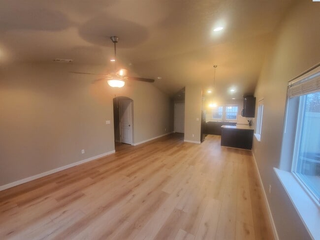 Photo - Kennewick Rambler with 3 Car Garage