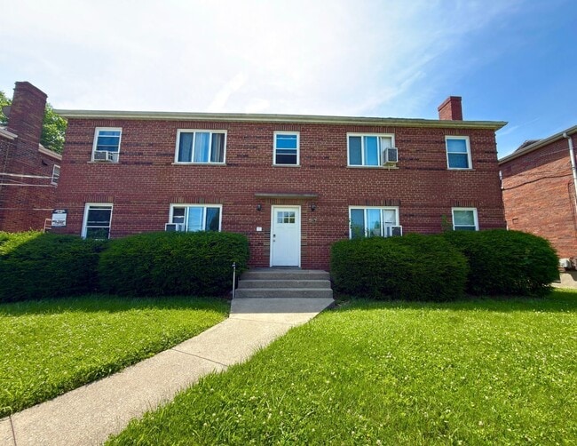 Building Photo - 5917 Cary Ave Unit 1
