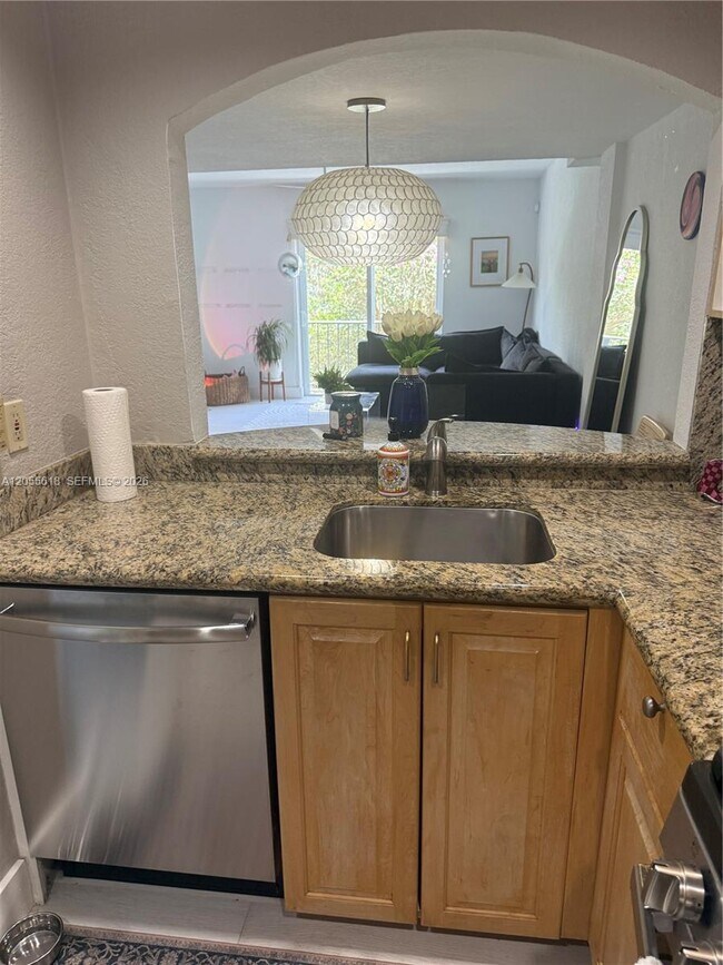 6709 N Kendall Dr Unidad 220