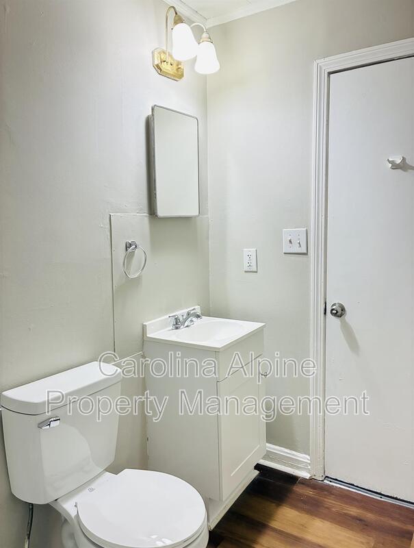 Photo - 309 E Gibbs St