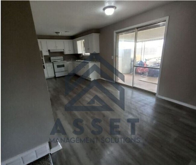 Photo - Beautiful 4-Bedroom Available Now!