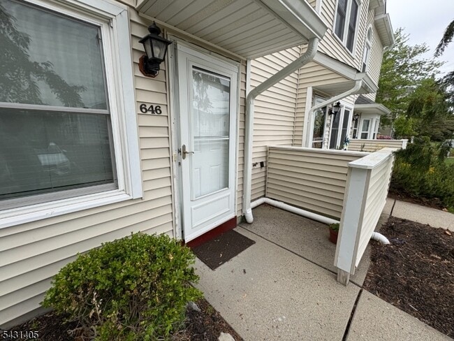 Photo - 646 Faulkner Dr
