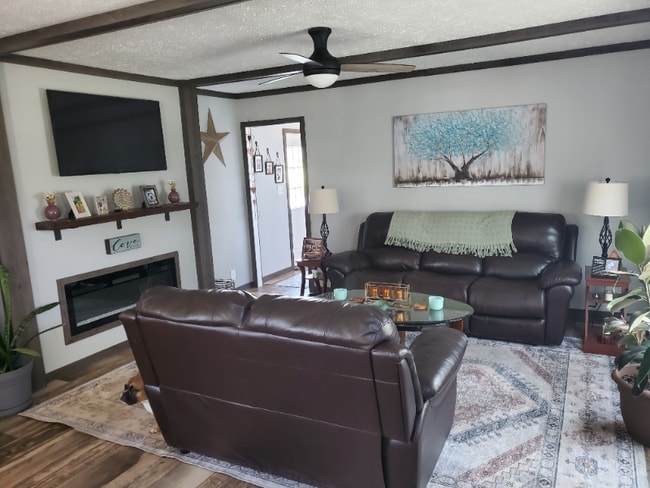 Photo - 936 Pineclair Dr SW