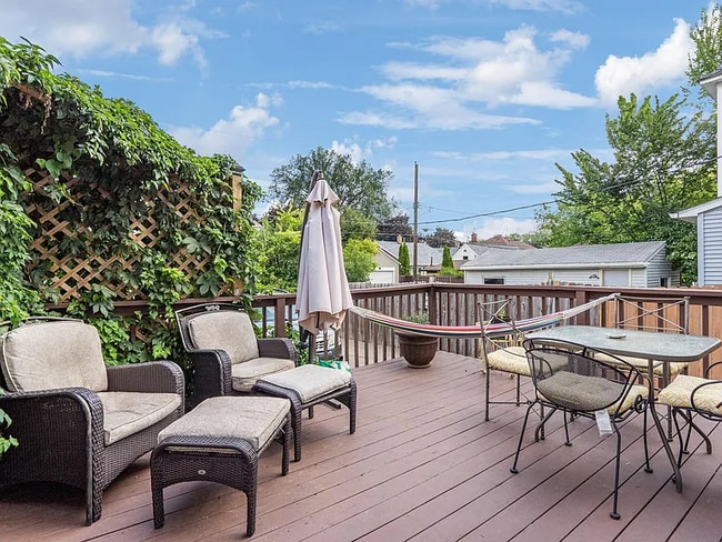 Photo - 1139 Maryland Ave E