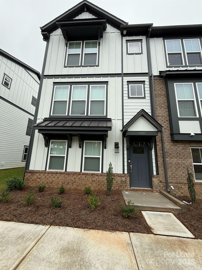 Building Photo - 5019 Westmead Ln Rental