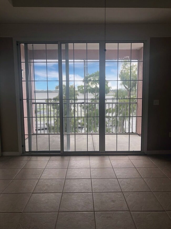 3384 Corona Village Way