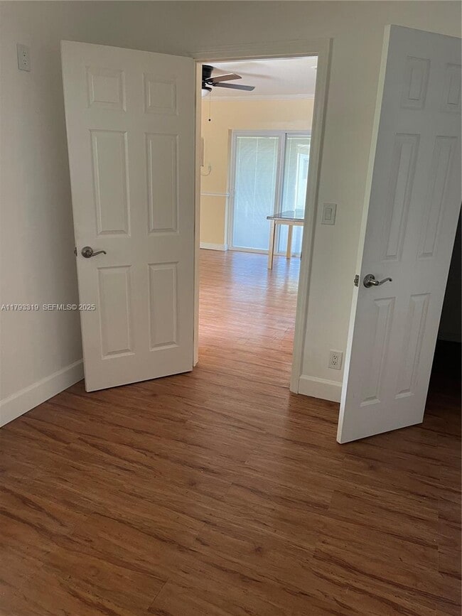 Photo - 1325 N 16th Ct Unit 1