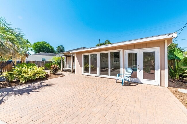 Photo - 2835 Beverly Rd