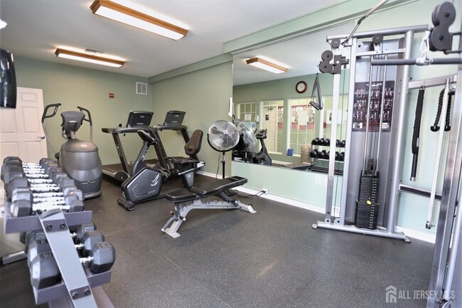 Photo - 102 Wellington Park Dr