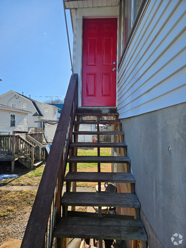 Building Photo - 229 19th St Unit 229-B Rental