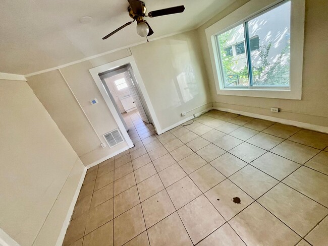 Photo - SPACIOUS 1BR/1BA Lakeland Duplex