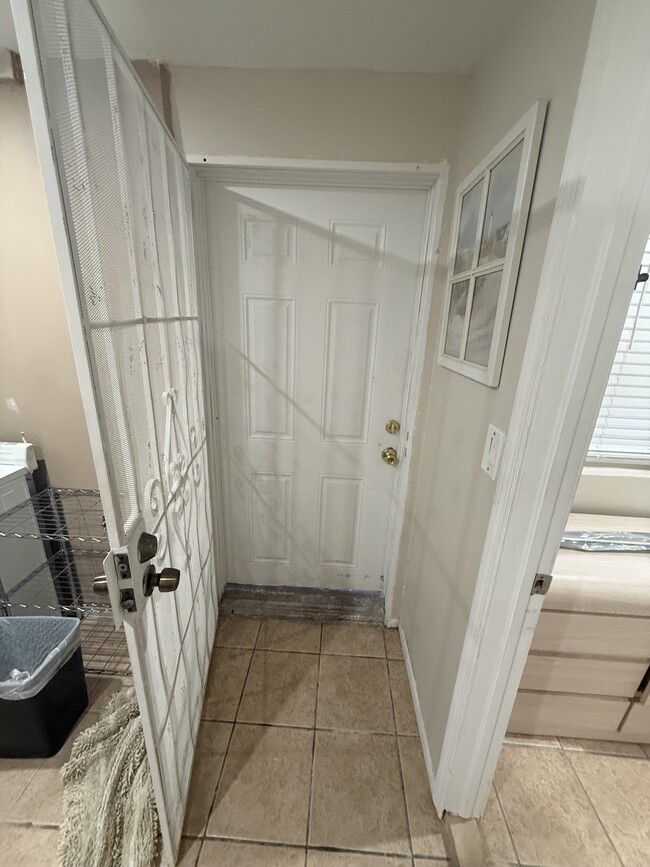 Photo - 7821 Hope St