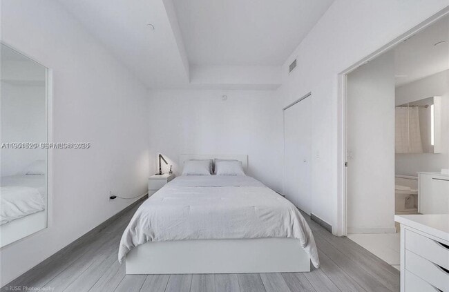 Photo - 151 SE 1st St Unidad 1706