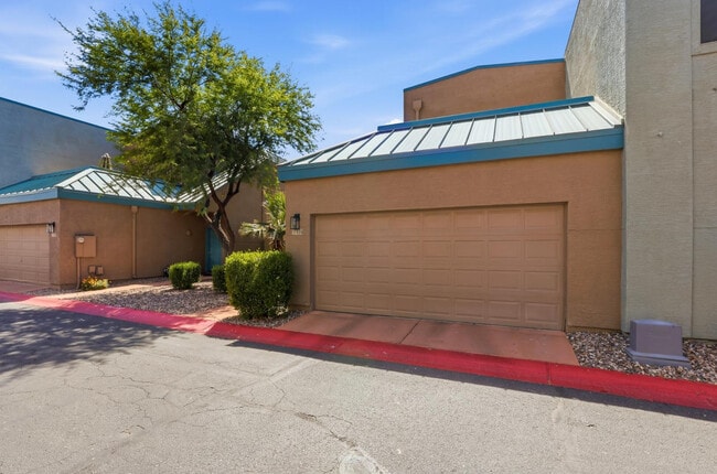 Photo - 2027 E University Dr