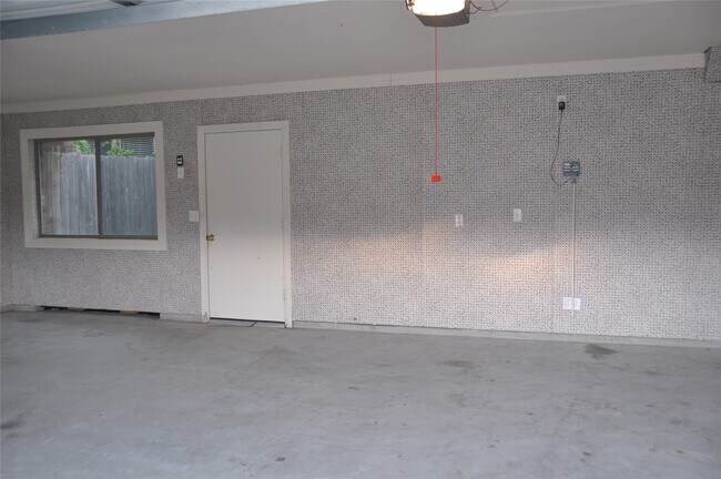 Photo - 3305 Knollcrest Ln