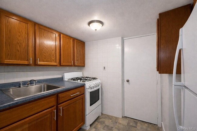 Photo - 21-19 29th St