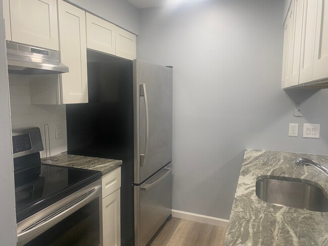 Photo - 16546 Clarkson Dr Unit Fraser Condo