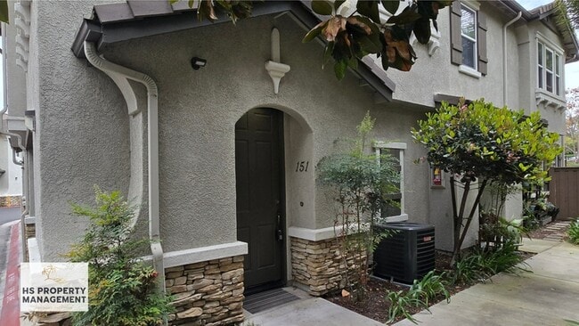 Photo - 425 S Meadowbrook Dr